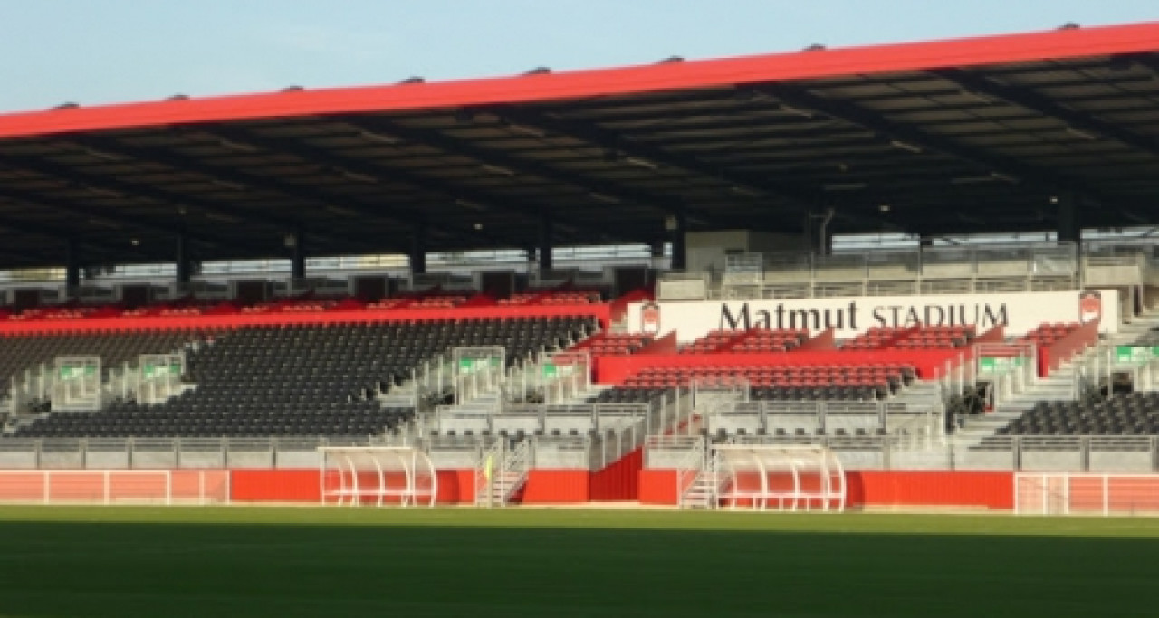 Vénissieux : des recruteurs et une dizaine d’entreprises réunis au Matmut Stadium ce mercredi Vénissieux : des recruteurs et une dizaine d’entreprises réunis au Matmut Stadium ce mercredi