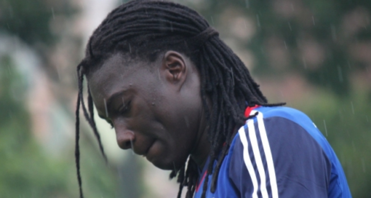 Bafé Gomis : "Je suis à l’OL, je suis loin d’être parti" Bafé Gomis : "Je suis à l’OL, je suis loin d’être parti"