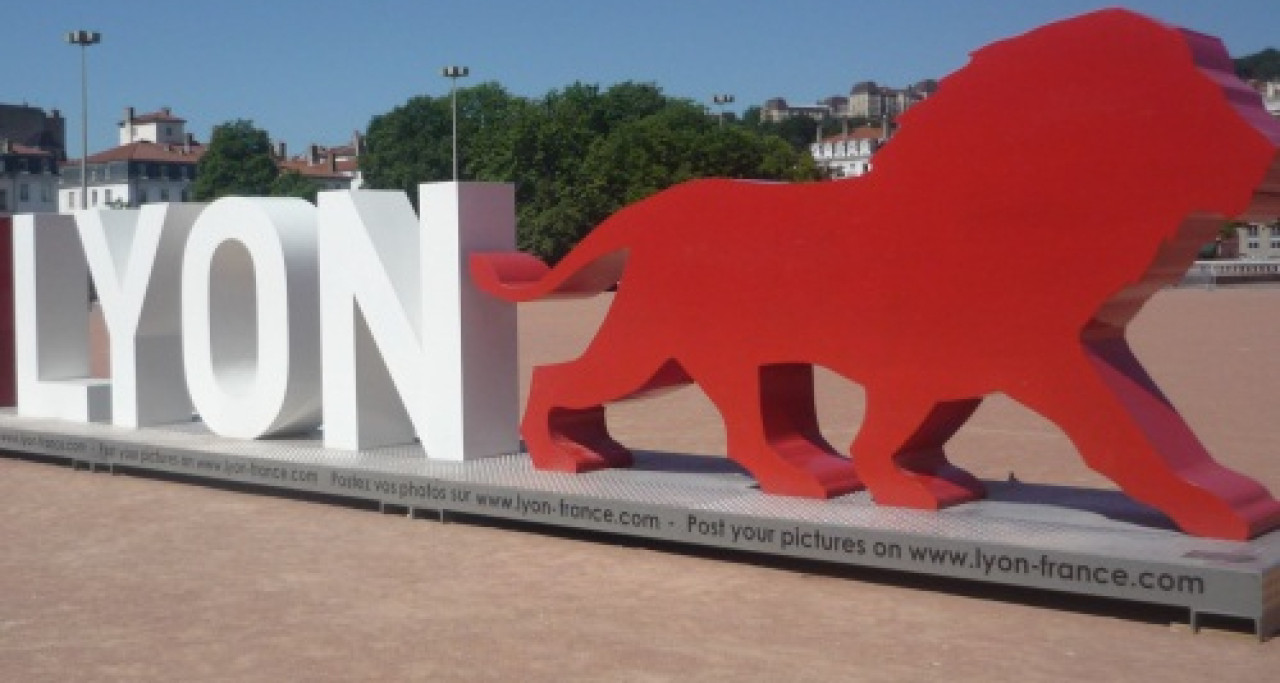 La sculpture ONLYLYON s’installe place Antonin Poncet ce vendredi La sculpture ONLYLYON s’installe place Antonin Poncet ce vendredi