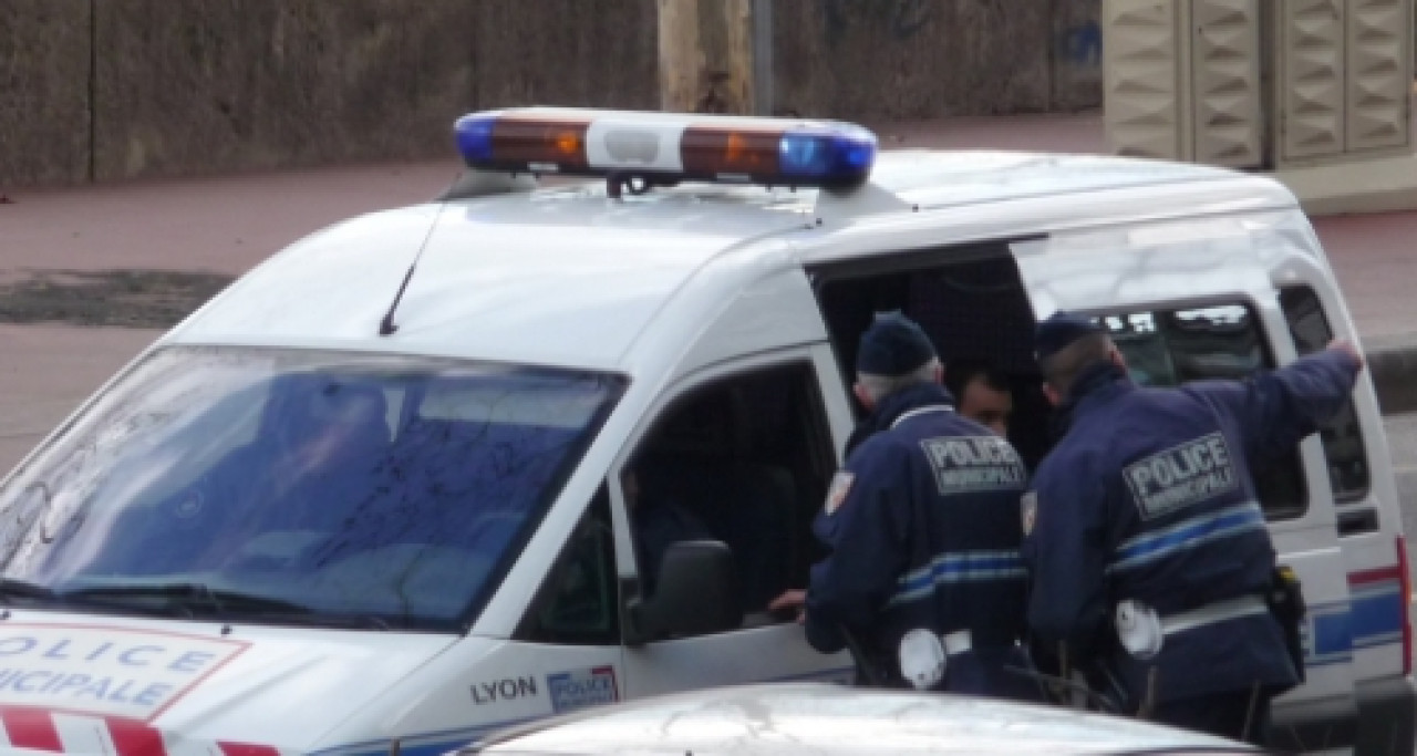Lyon : un tapage nocturne dégénère entre des jeunes et des policiers Lyon : un tapage nocturne dégénère entre des jeunes et des policiers