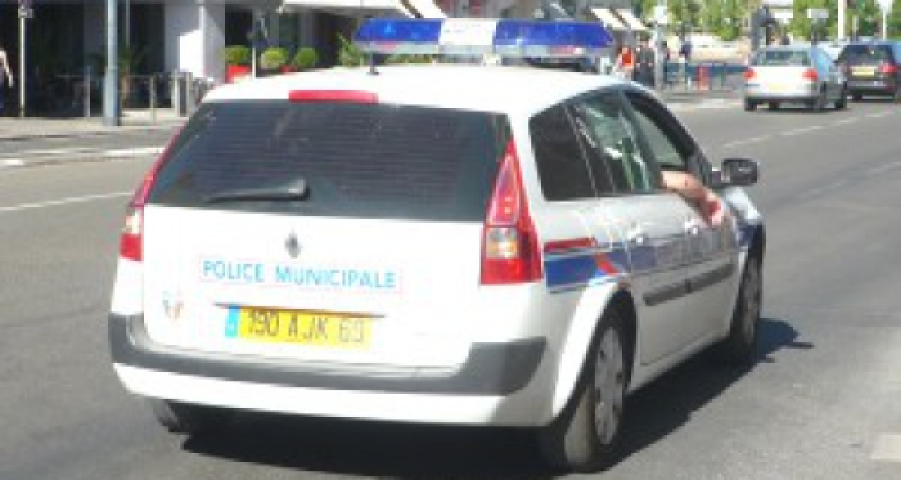 Lyon 6e : ils dégradent des voitures et un scooter Lyon 6e : ils dégradent des voitures et un scooter