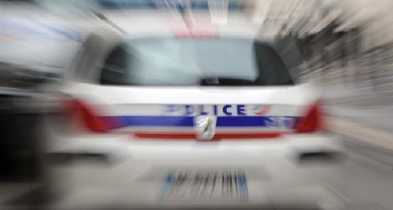 Poignardé au thorax, il commande une meringue au chocolat Poignardé au thorax, il commande une meringue au chocolat