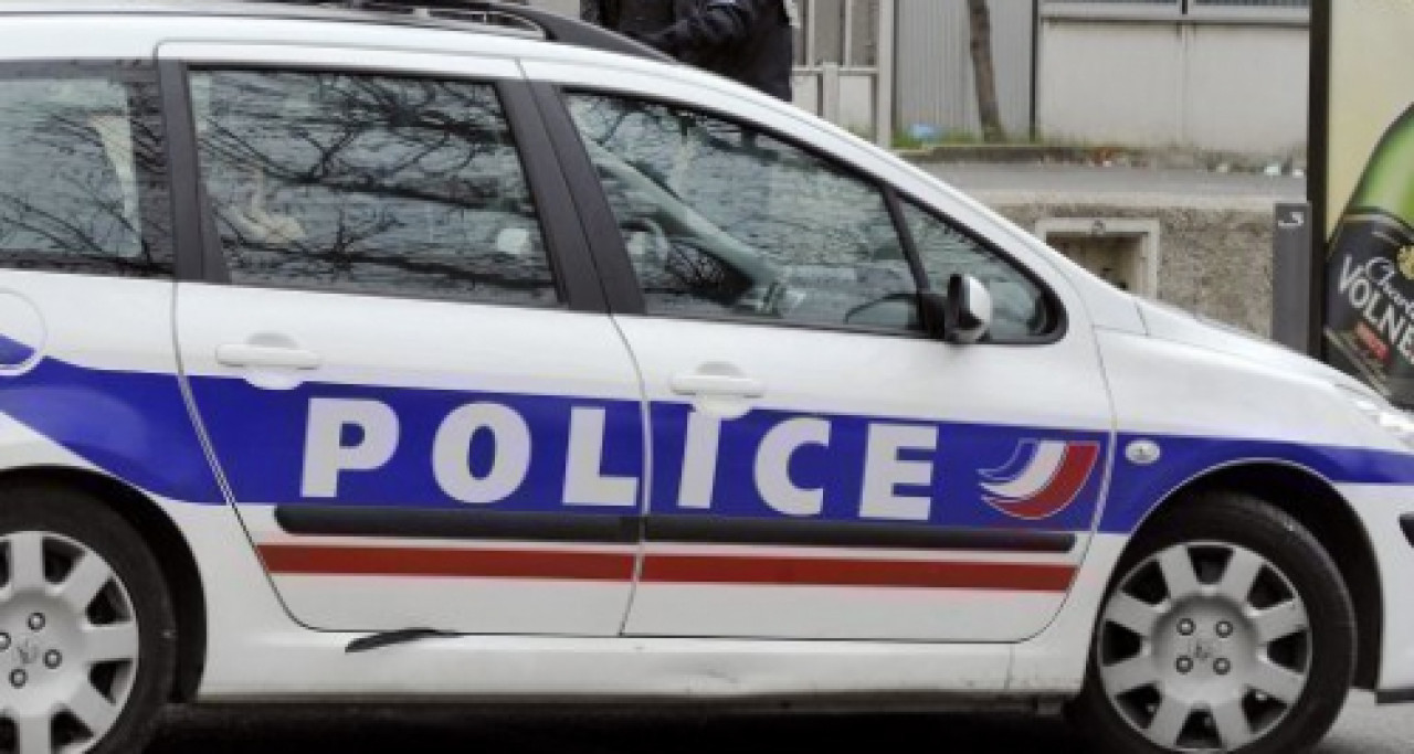 Partis à la poursuite d’un jeune, les policiers retrouvent leur voiture accidentée Partis à la poursuite d’un jeune, les policiers retrouvent leur voiture accidentée