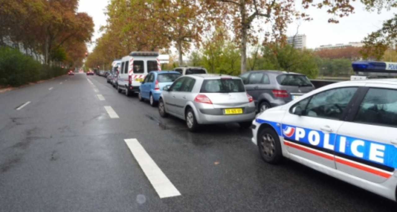 Il manque de renverser un policier après avoir volé de l’essence Il manque de renverser un policier après avoir volé de l’essence