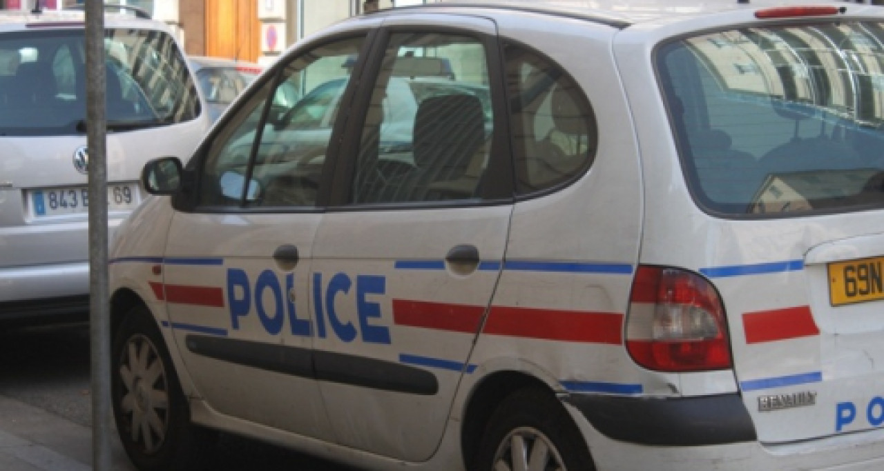 Arrêté pour violences sur un policier Arrêté pour violences sur un policier