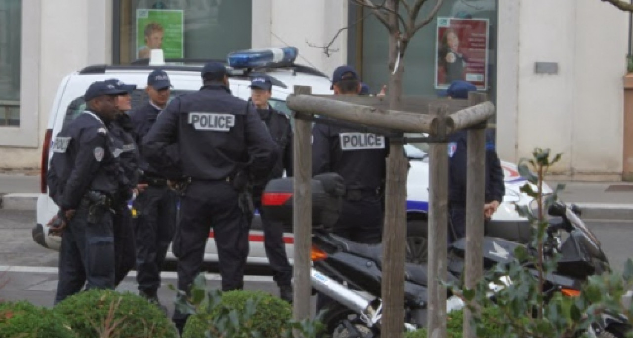 Identifiés par la vidéosurveillance après avoir violenté une femme Identifiés par la vidéosurveillance après avoir violenté une femme