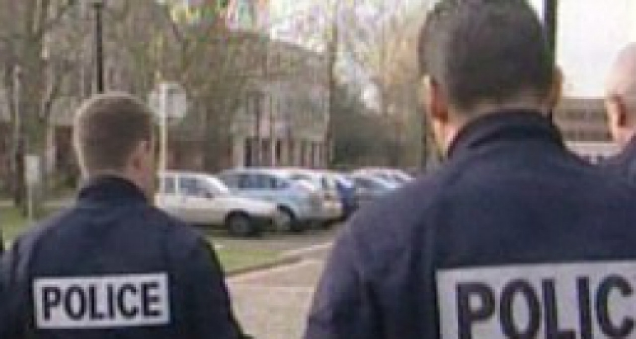 Un mineur de 16 ans blesse deux policiers à Villeurbanne Un mineur de 16 ans blesse deux policiers à Villeurbanne