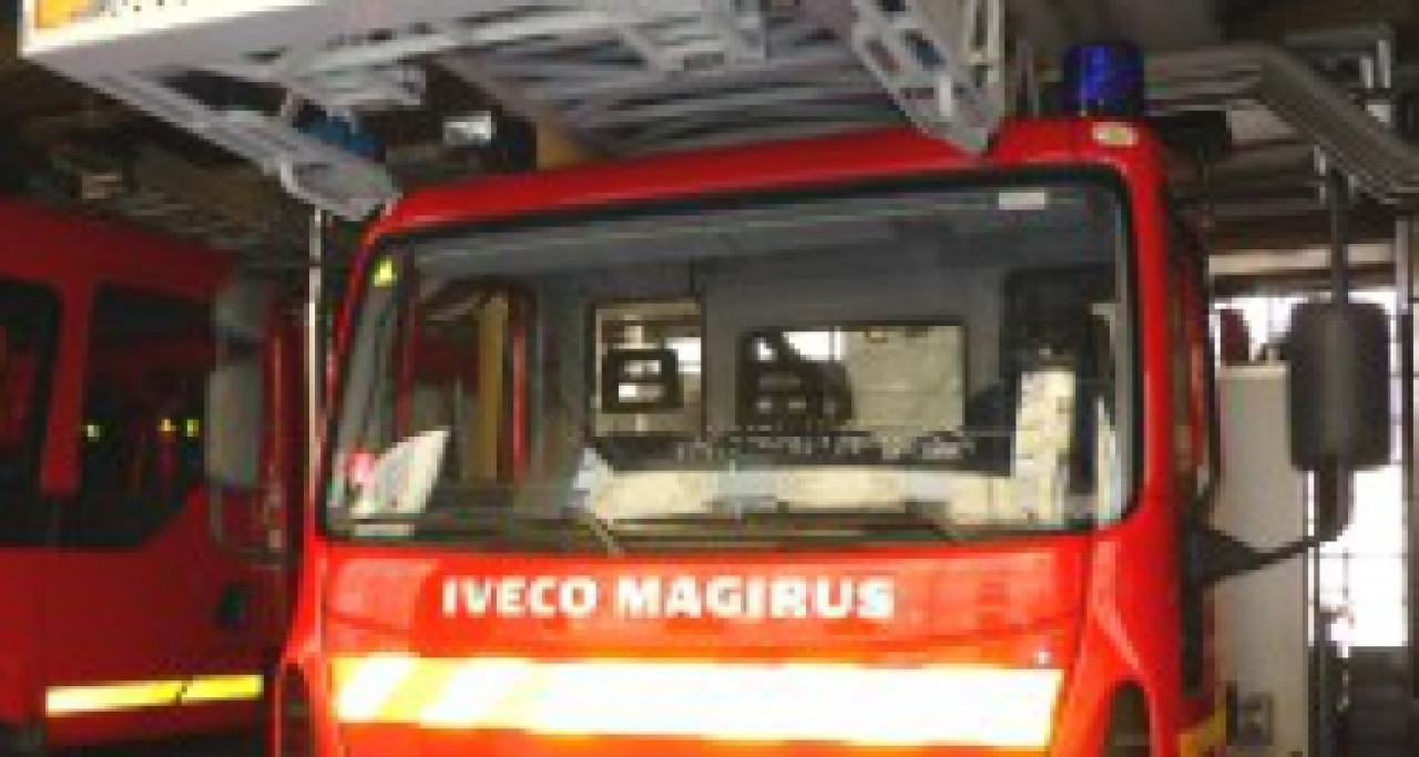 Lyon : un feu de poubelles vendredi soir dans le quartier de Confluence Lyon : un feu de poubelles vendredi soir dans le quartier de Confluence