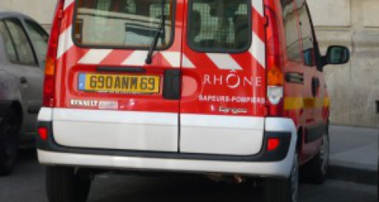 Une jeune fille a sauté du quatrième étage à Givors Une jeune fille a sauté du quatrième étage à Givors