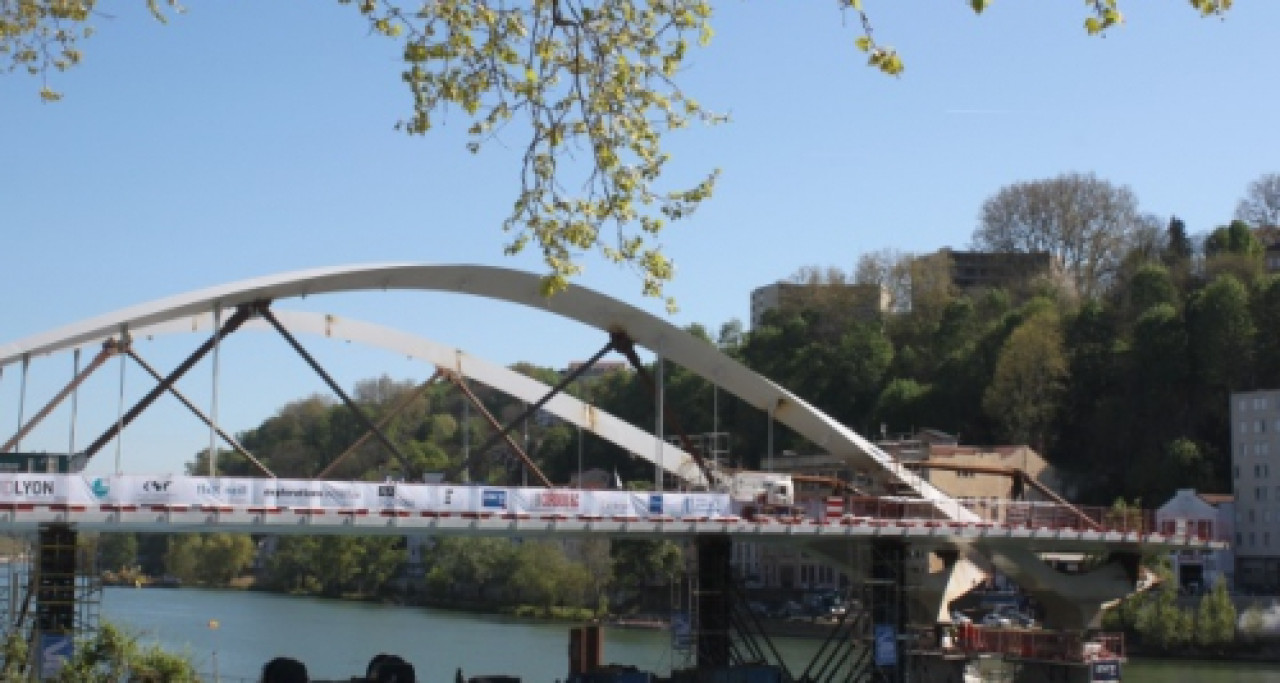 La seconde travée du Pont Schuman sera posée dès mardi La seconde travée du Pont Schuman sera posée dès mardi