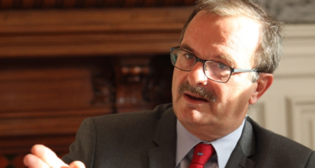 Mariage pour tous : le Préfet du Rhône condamne les manifestations de groupes extrêmistes Mariage pour tous : le Préfet du Rhône condamne les manifestations de groupes extrêmistes