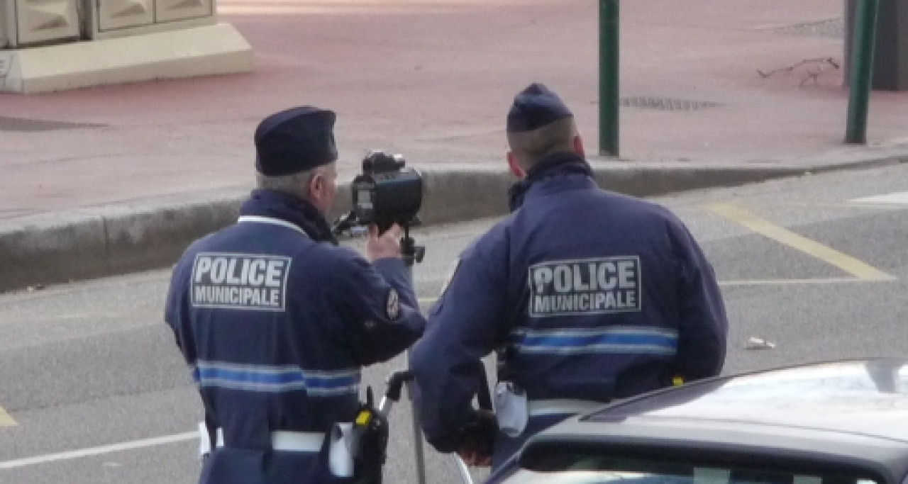Il roule à 134 km/h rue Garibaldi à Lyon Il roule à 134 km/h rue Garibaldi à Lyon