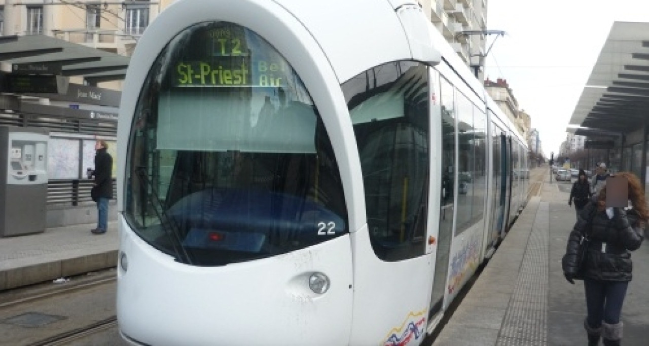 Une enfant de 12 ans grièvement blessée après avoir été renversée par un tram Une enfant de 12 ans grièvement blessée après avoir été renversée par un tram