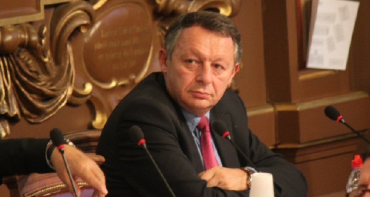 Taxe à 75% : Thierry Braillard peut-il mettre fin à la crise du football français ? Taxe à 75% : Thierry Braillard peut-il mettre fin à la crise du football français ?