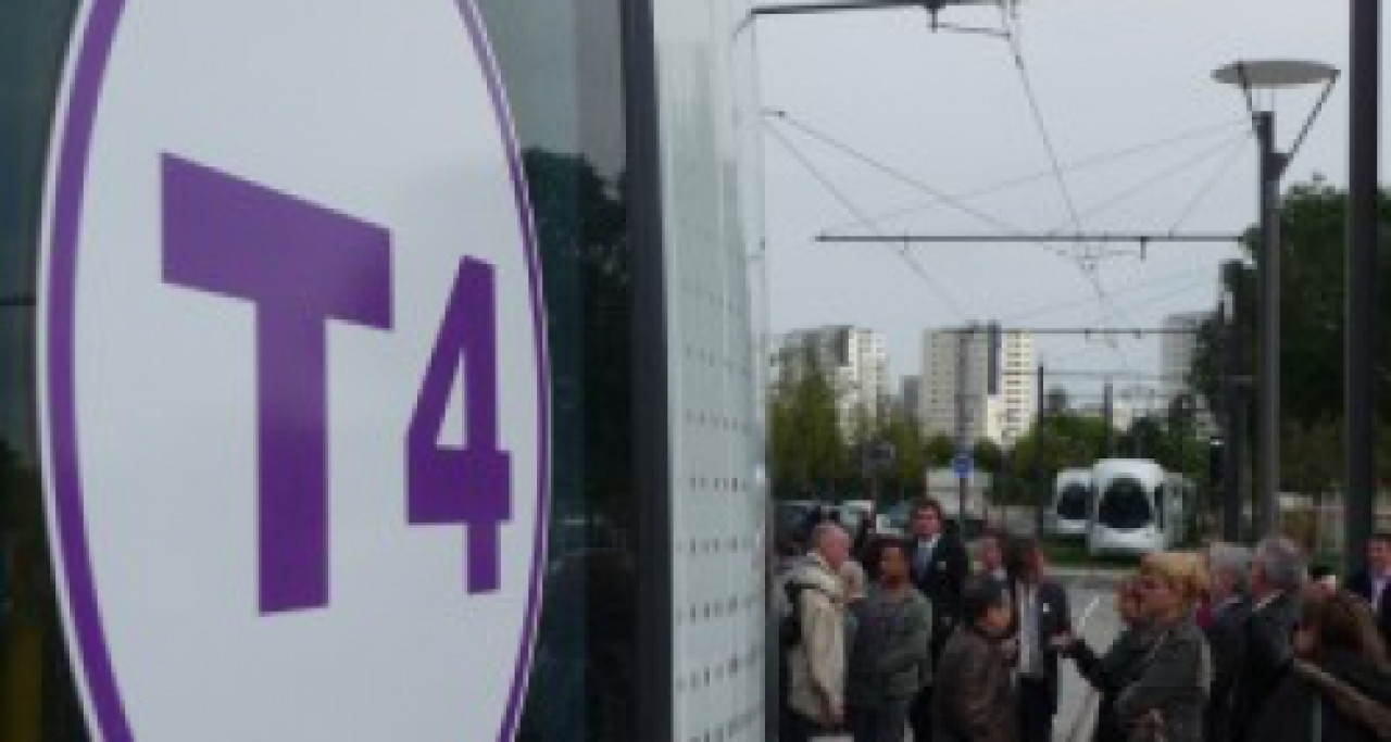 Ligne T4: le nouveau tramway mis en service en septembre 2013 Ligne T4: le nouveau tramway mis en service en septembre 2013