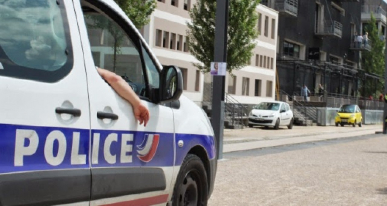 Lyon : incendie d’un container à poubelles, un adolescent arrêté Lyon : incendie d’un container à poubelles, un adolescent arrêté
