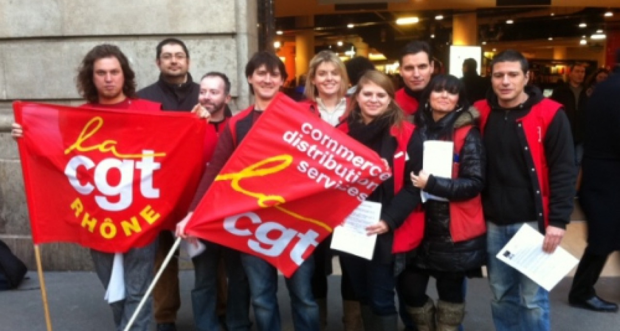 Les salariés du Virgin Megastore de Lyon ont manifesté samedi après-midi Les salariés du Virgin Megastore de Lyon ont manifesté samedi après-midi