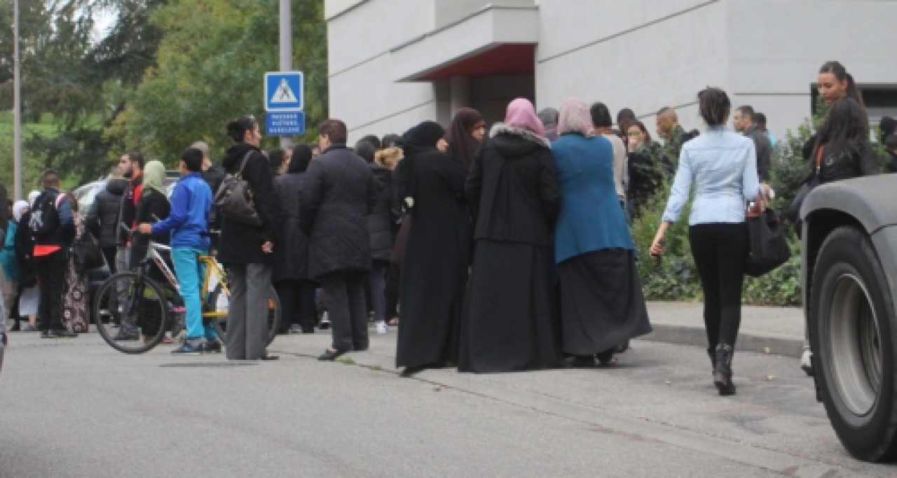 Vénissieux : les habitants des Minguettes appellent à la libération du frère de la victime Vénissieux : les habitants des Minguettes appellent à la libération du frère de la victime