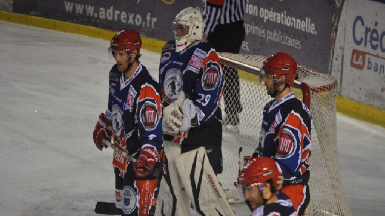 Le LHC s'incline lors du derby face à Grenoble Le LHC s'incline lors du derby face à Grenoble