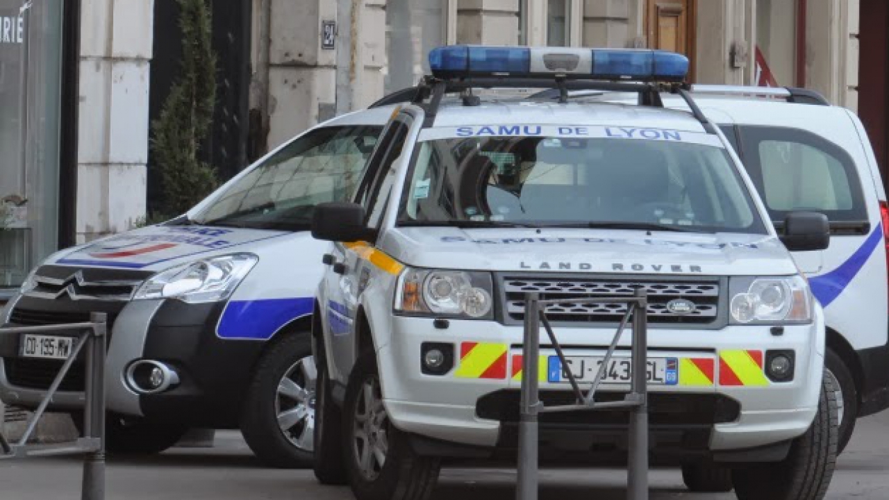 Un policier d&eacute;c&egrave;de apr&egrave;s une collision avec un bus TCL &agrave; Saint-Priest