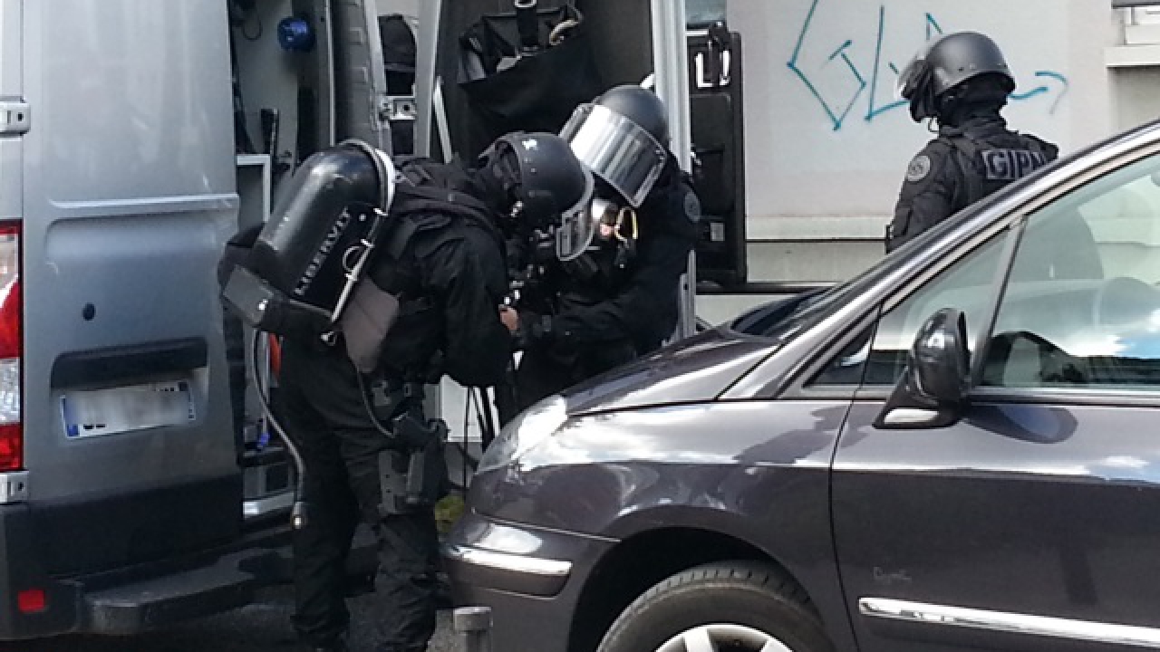 Interpellation à Meyzieu : une opération antiterroriste en cours ? Interpellation à Meyzieu : une opération antiterroriste en cours ?