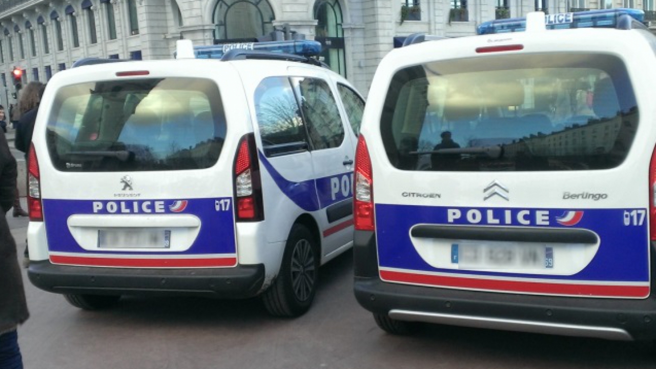 Omerta totale après une rixe au couteau à Bron Omerta totale après une rixe au couteau à Bron