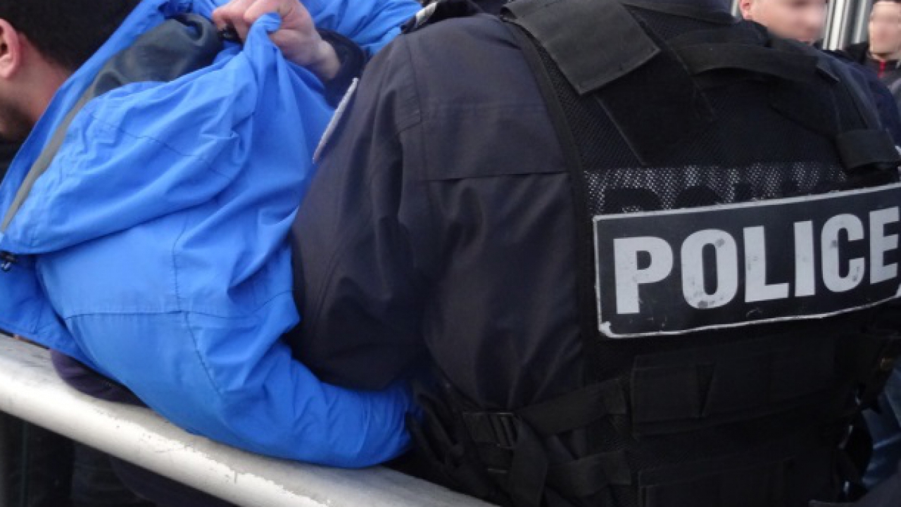 Lyon : il tente de violer une adolescente de 15 ans en la menaçant avec un couteau Lyon : il tente de violer une adolescente de 15 ans en la menaçant avec un couteau