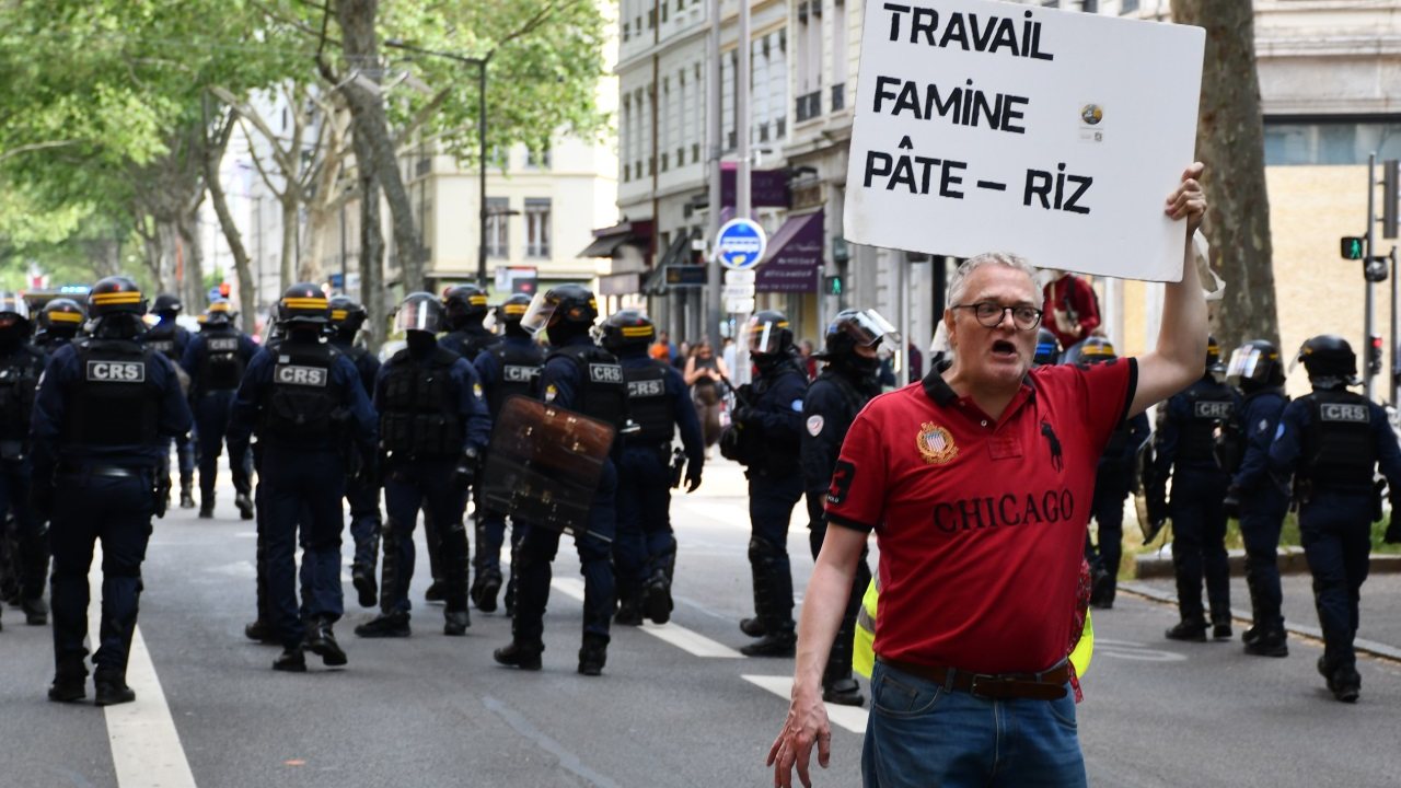 1er mai &agrave; Lyon : entre 6 500 et 12 000 manifestants, tensions et interpellations