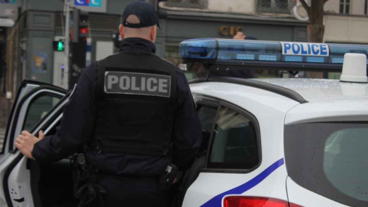 La police nationale recrute plus de 2000 gardiens de la paix en France et à Lyon La police nationale recrute plus de 2000 gardiens de la paix en France et à Lyon