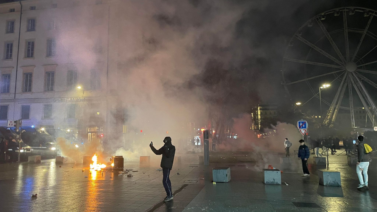 8 personnes interpellées à Lyon en marge des célébrations de la Coupe du Monde 8 personnes interpellées à Lyon en marge des célébrations de la Coupe du Monde