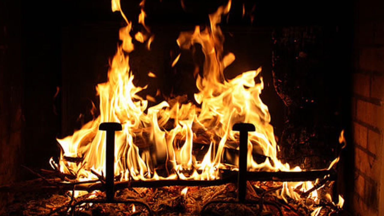 La préfecture de Paris a mis un terme à l'interdiction d'allumer des feux de cheminée en Ile-de-France