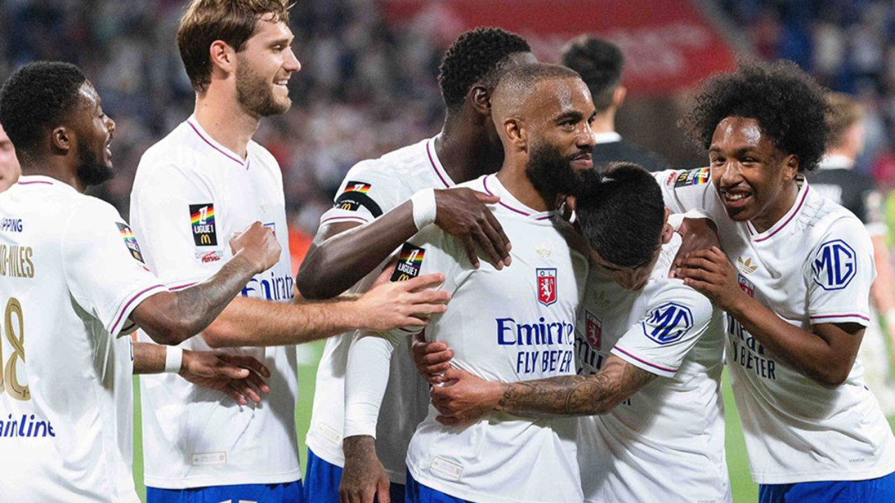 Contre Angers, l'OL termine avec une victoire, Alexandre Lacazette part en légende