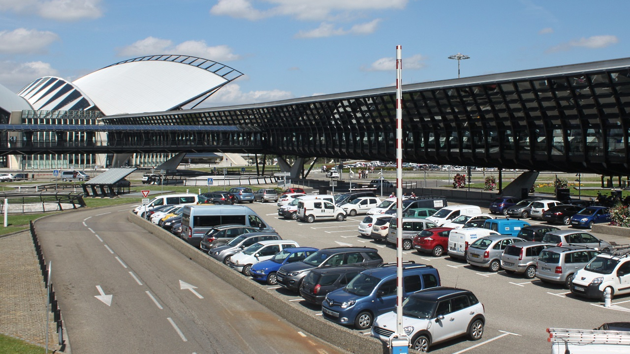 Coupure d'électricité à Lyon-Saint-Exupéry : une enquête ouverte