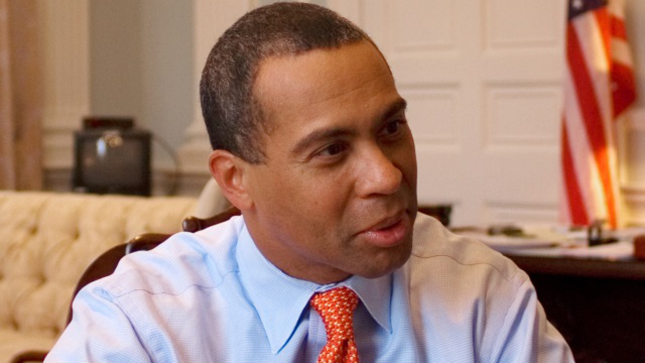 Le gouverneur du Massachusetts reçu à Lyon par Gérard Collomb Le gouverneur du Massachusetts reçu à Lyon par Gérard Collomb