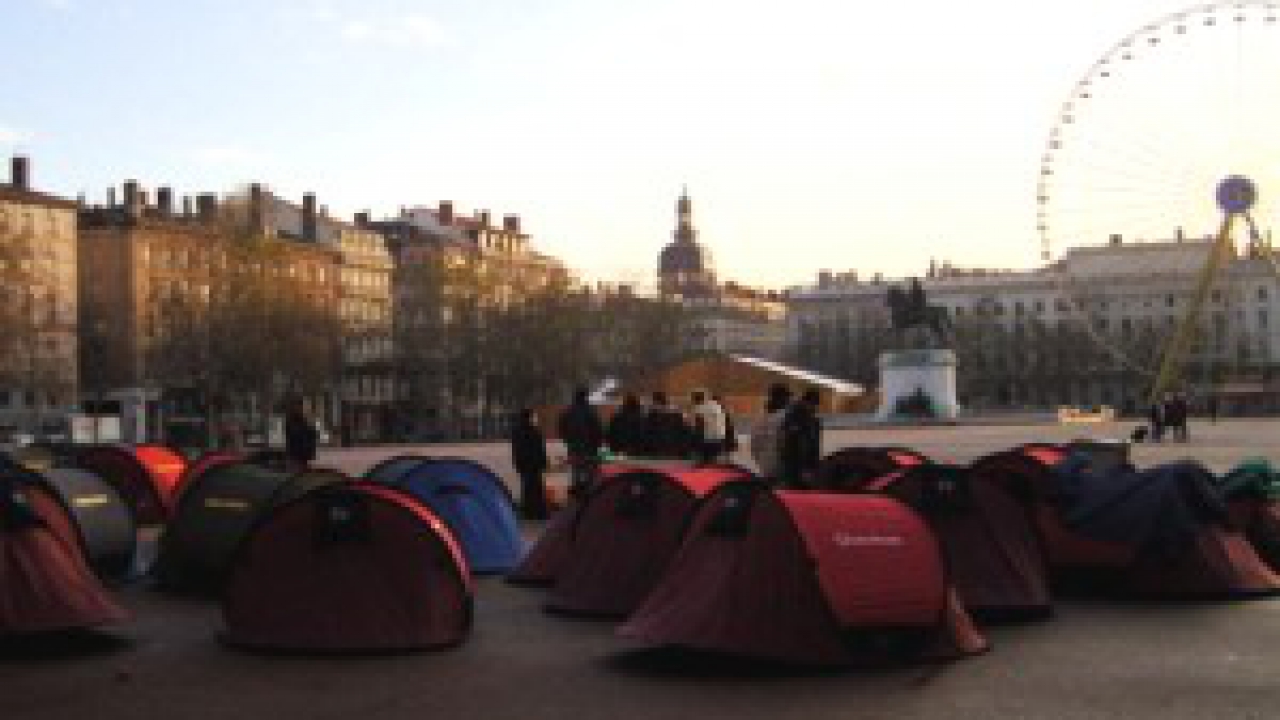 Enfants SDF : le collectif Jamais Sans Toit obtient le soutien d’élus de gauche Enfants SDF : le collectif Jamais Sans Toit obtient le soutien d’élus de gauche