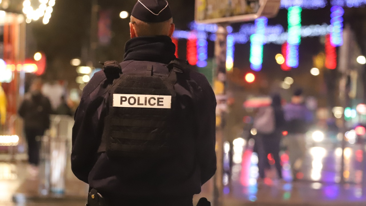 Halloween à Lyon : couvre-feu pour les mineurs et rassemblements interdits dans la Presqu'île cette nuit Halloween à Lyon : couvre-feu pour les mineurs et rassemblements interdits dans la Presqu'île cette nuit