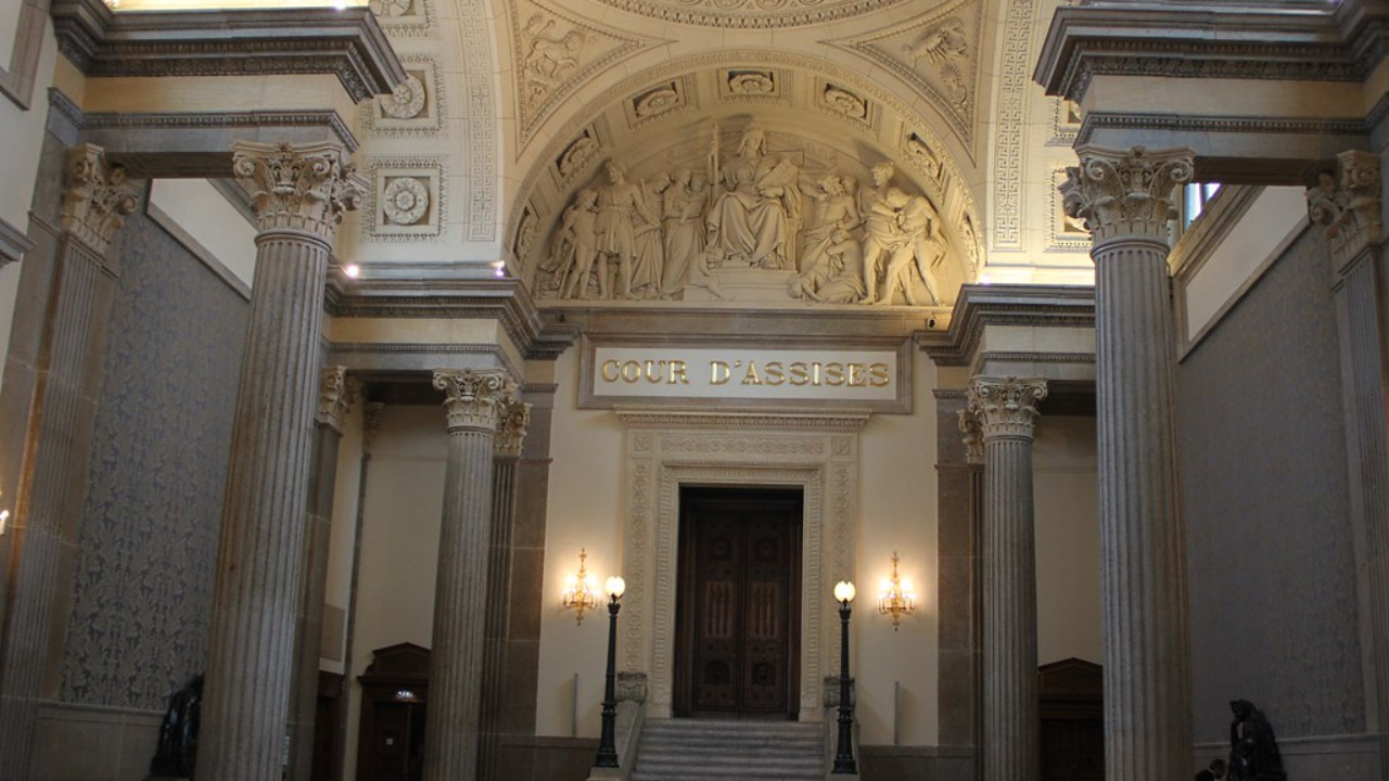 Il avait poignardé sa jeune voisine trop bruyante : l'accusé condamné à 14 ans de prison