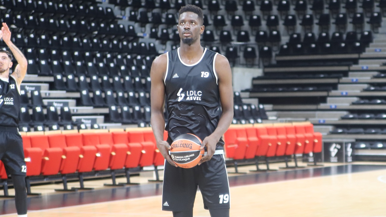 L'ASVEL chute à Belgrade L'ASVEL chute à Belgrade