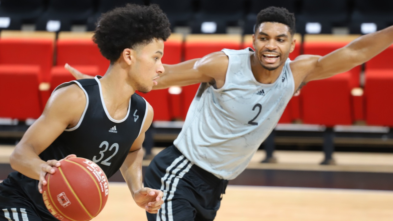 L’ASVEL en séance de dédicace à la Part-Dieu ce mercredi L’ASVEL en séance de dédicace à la Part-Dieu ce mercredi