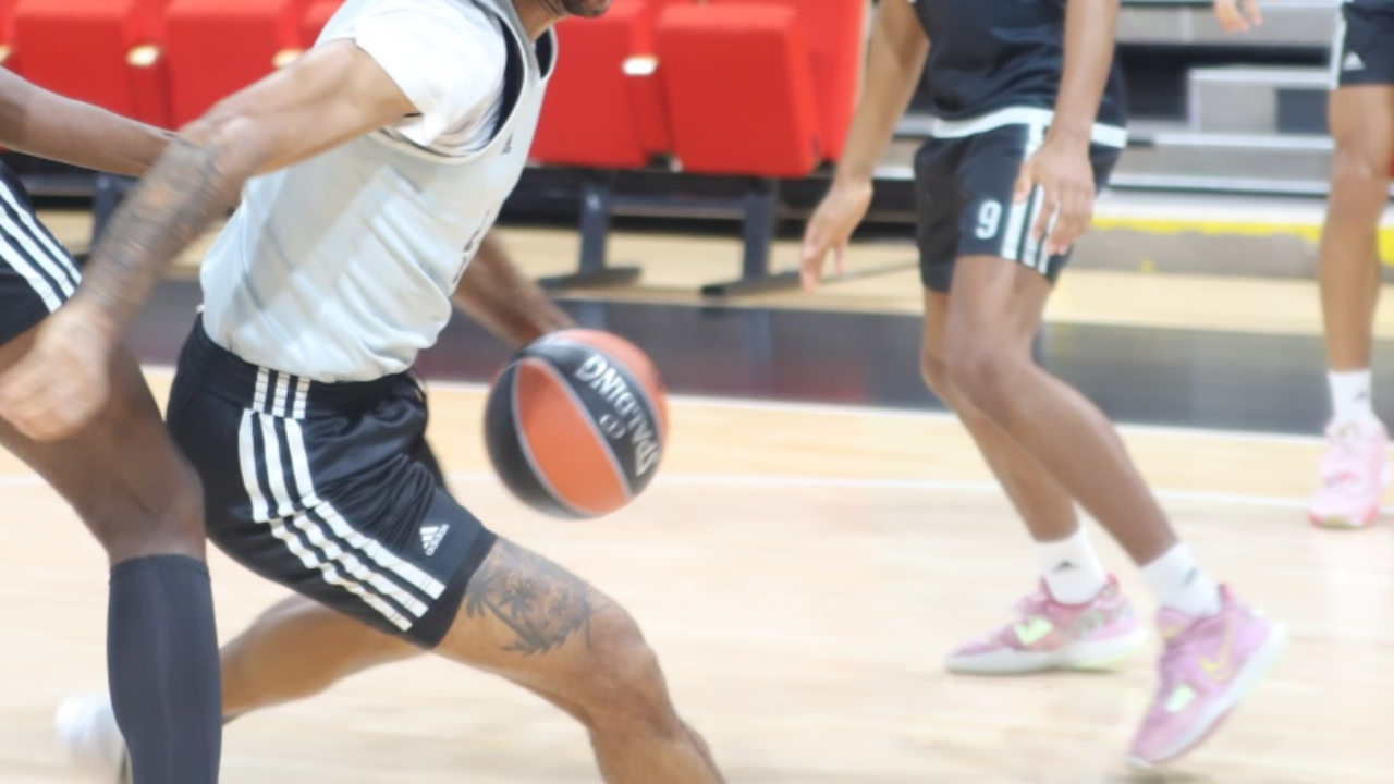 L’ASVEL s’impose à Bourg-en-Bresse L’ASVEL s’impose à Bourg-en-Bresse