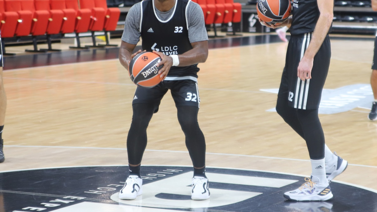 L'ASVEL s'impose en Betclic Elite L'ASVEL s'impose en Betclic Elite