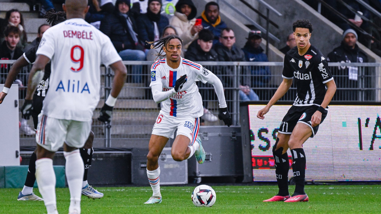 L'OL bat Angers sans convaincre (1-3)