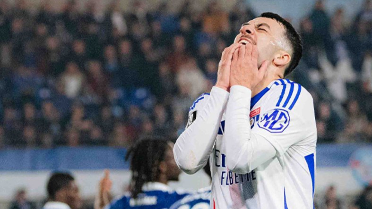 L'OL rate une occasion en or à Strasbourg (4-2)
