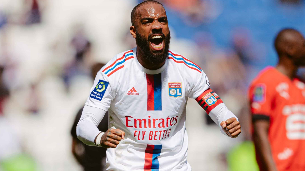 L'OL renverse Rennes dans un Groupama Stadium qui sonnait creux (3-1)