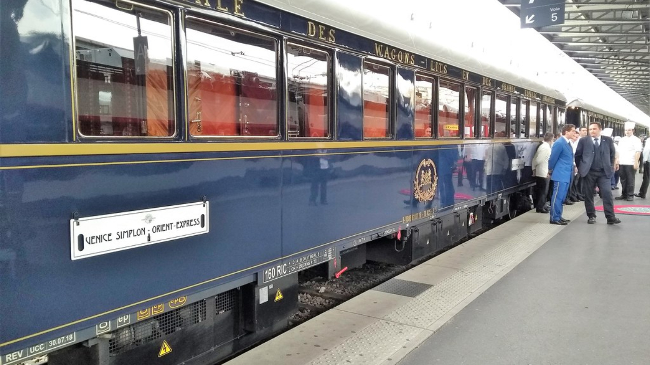 Le mythique train de l'Orient Express sera de passage à Lyon en 2025 !