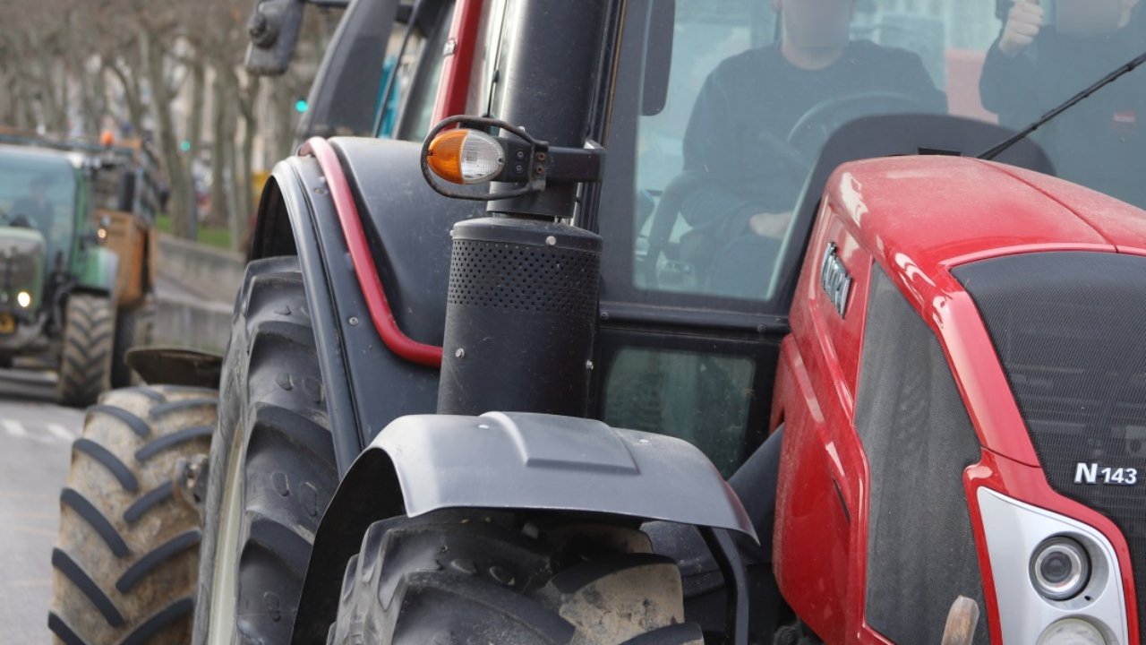 Les agriculteurs bloquent la M6 près de Lyon ce jeudi matin Les agriculteurs bloquent la M6 près de Lyon ce jeudi matin