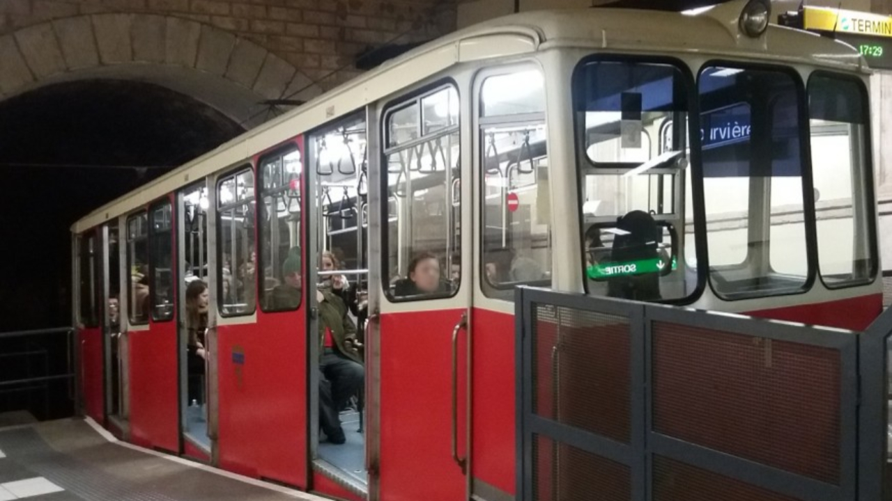 Lyon : le funiculaire F2 à l’arrêt après un incident technique Lyon : le funiculaire F2 à l’arrêt après un incident technique