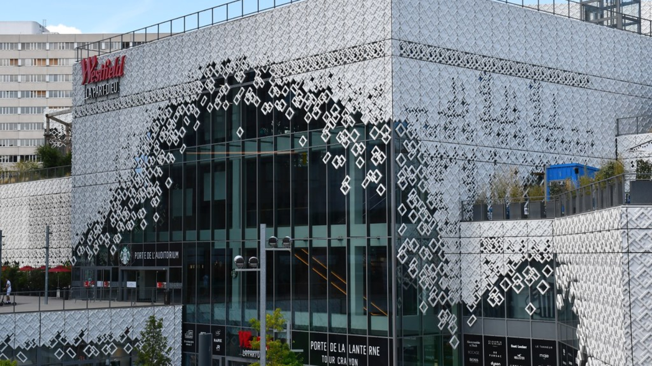 Lyon : un exercice de sécurité civile au centre commercial de la Part-Dieu