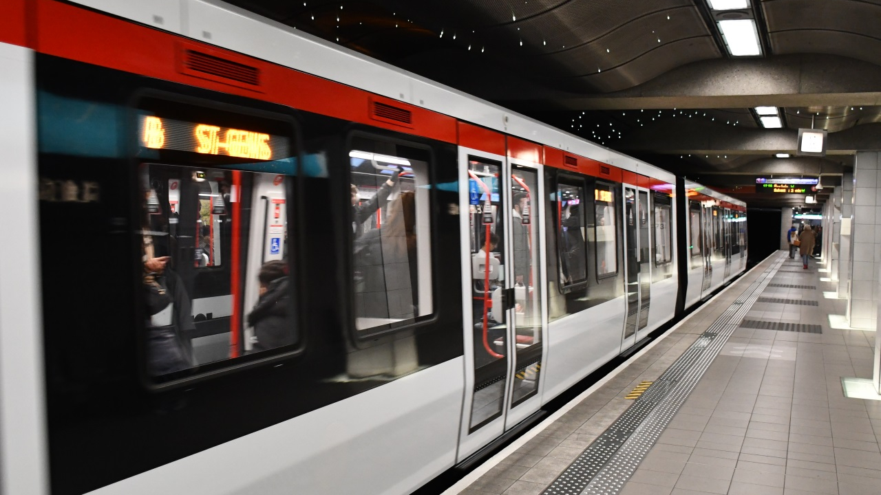 Métro A à l’arrêt : des voyageurs évacués après un incident Métro A à l’arrêt : des voyageurs évacués après un incident