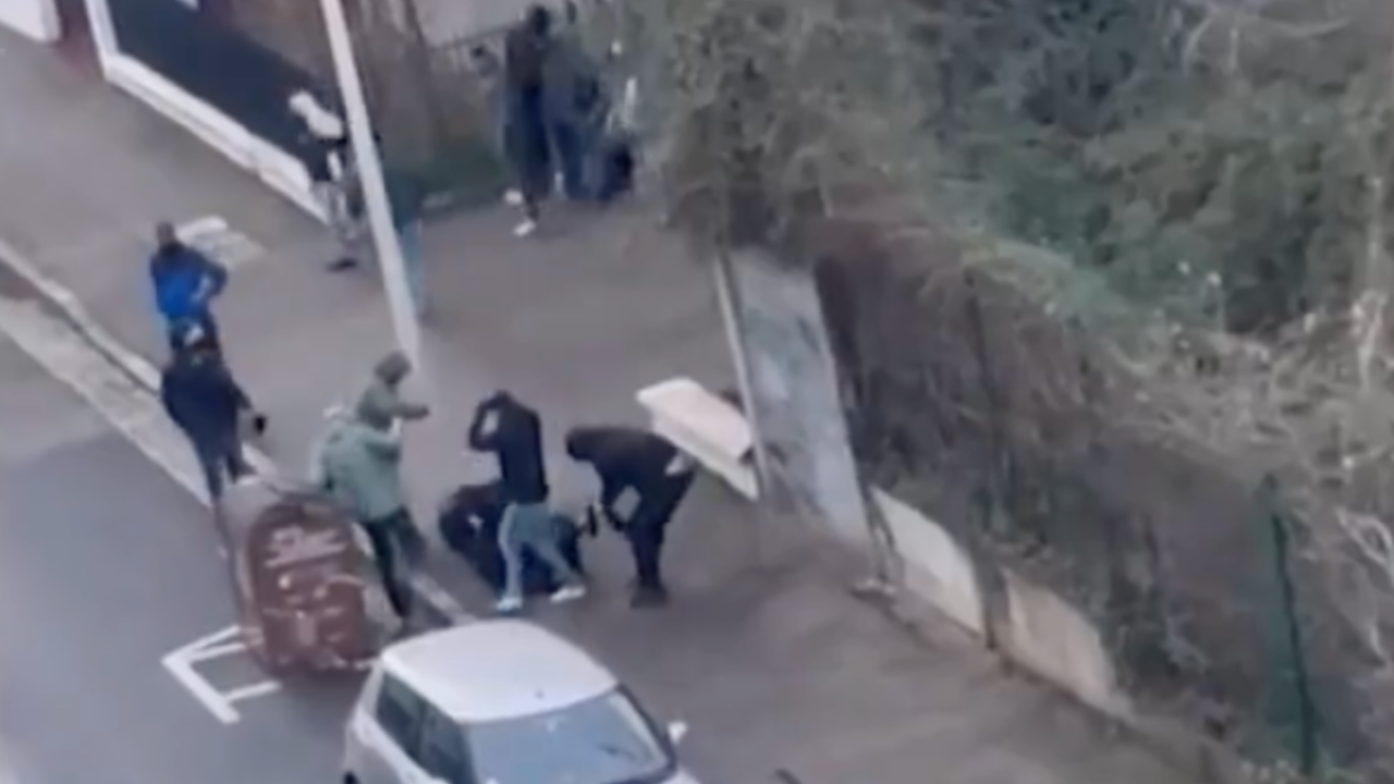 Mort de Quentin Deranque à Lyon : onze suspects interpellés dont l’assistant parlementaire de Raphaël Arnault Mort de Quentin Deranque à Lyon : onze suspects interpellés dont l’assistant parlementaire de Raphaël Arnault